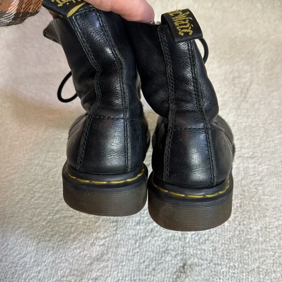 EUC Dr. Doc Martens Black Leather Boots - Picture 3 of 8